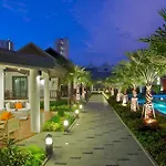 Long Beach Pavilion & Luxury Villas